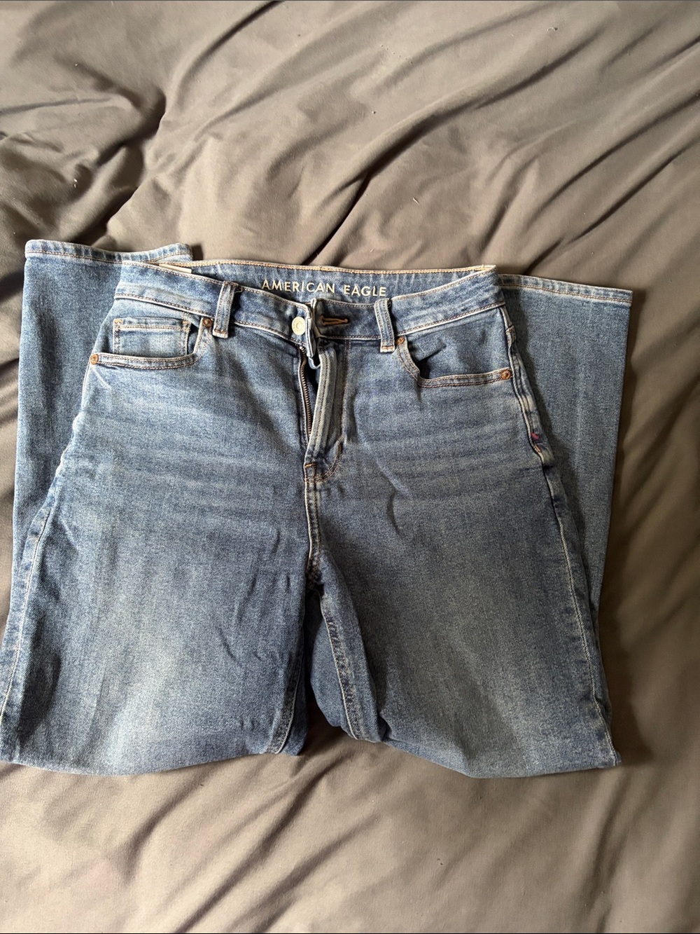 American Eagle Mom Jeans - Short